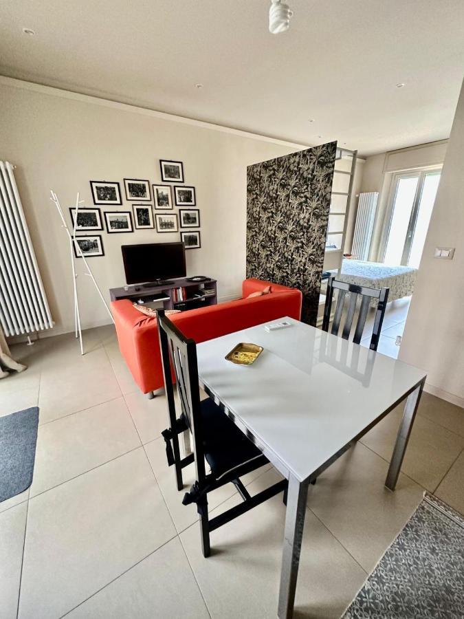 Piccolo Loft In Centro Asti Apartment Екстериор снимка